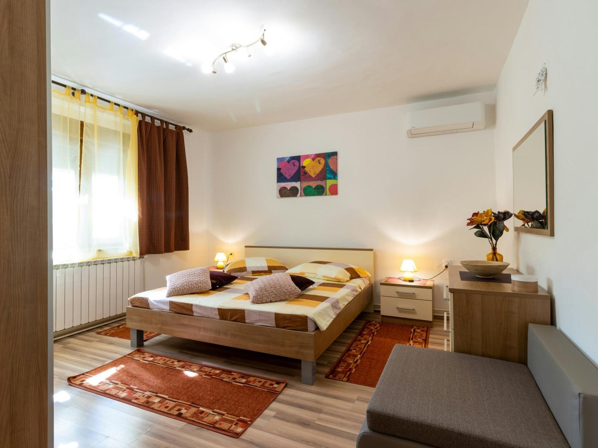 Seven Unit By R S Group Airport 4*